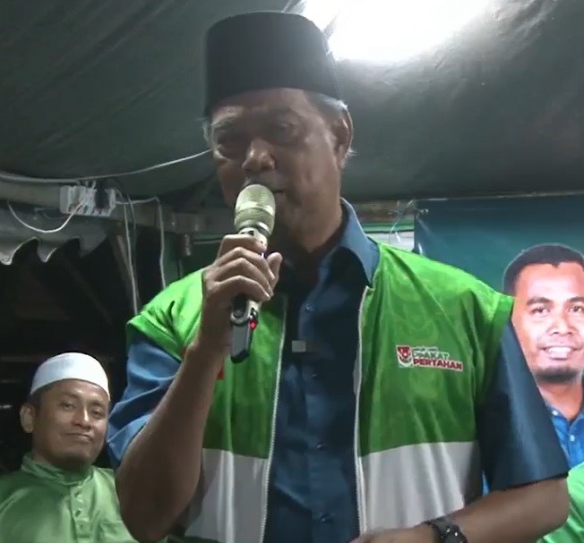 土团党主席丹斯里慕尤丁重提第15届全国大选后,本身获得115名国会议员的支持,但出乎意料的,当时的国家元首并没有传召他宣誓成为首相