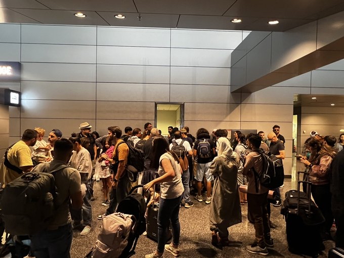 原定从多哈飞吉隆坡 乘客滞留机场超24小时