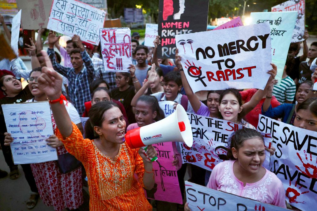 同行医院内被奸杀 暴基础设施差 印度女医务人员发声:“每天都被污辱、骚扰”