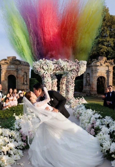 吴千语化身童话公主 欧式庄园中甜吻百亿富三代