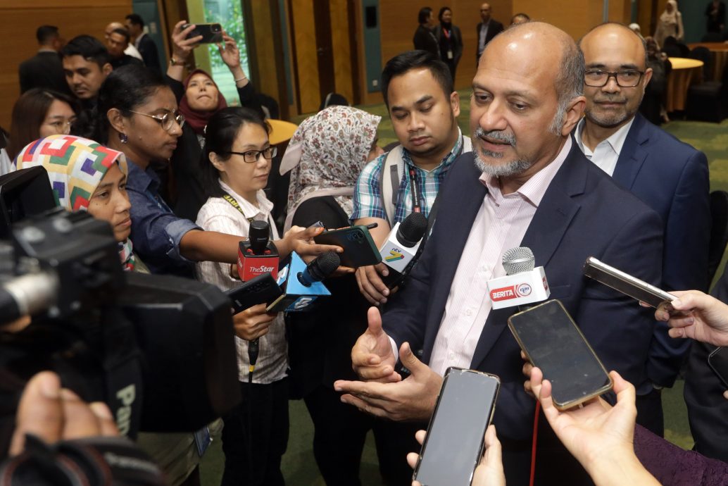 哥宾星:探讨财案提供奖掖,帮助中小企业转型