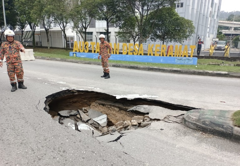 地质学家:事故不排除是地下排水系统或水管破裂问题而导致