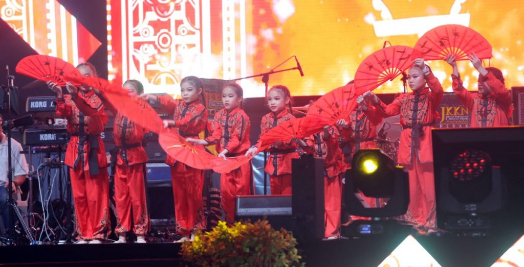 大臣:3R课题倍增 是时重新擦亮种族关系