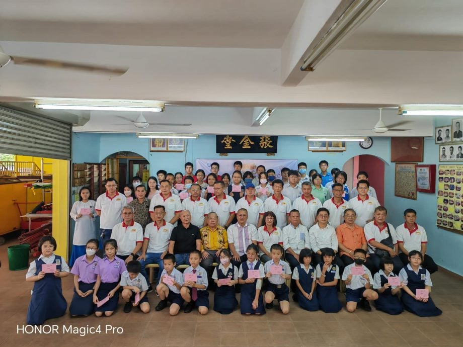 大都会/《异宗求同》:巴生直落玻璃凤山寺斗抚宫