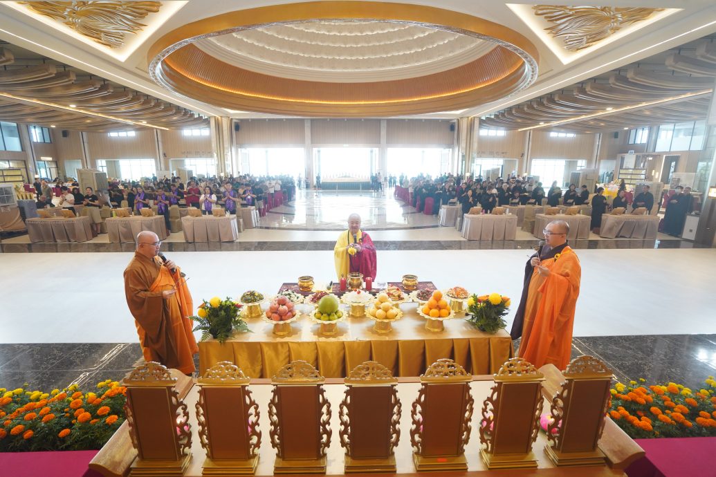 大都会封底/富贵慈善捐米活动/多图选下