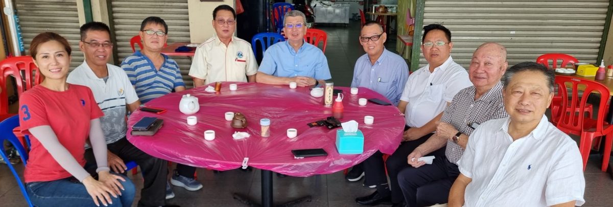 大都会:刘文财受封拿督勋衔,安溪同乡共享肉骨茶庆祝