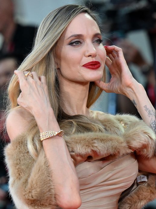 威尼斯影展|全场起立鼓掌8分钟 安祖莲娜出席映后落泪