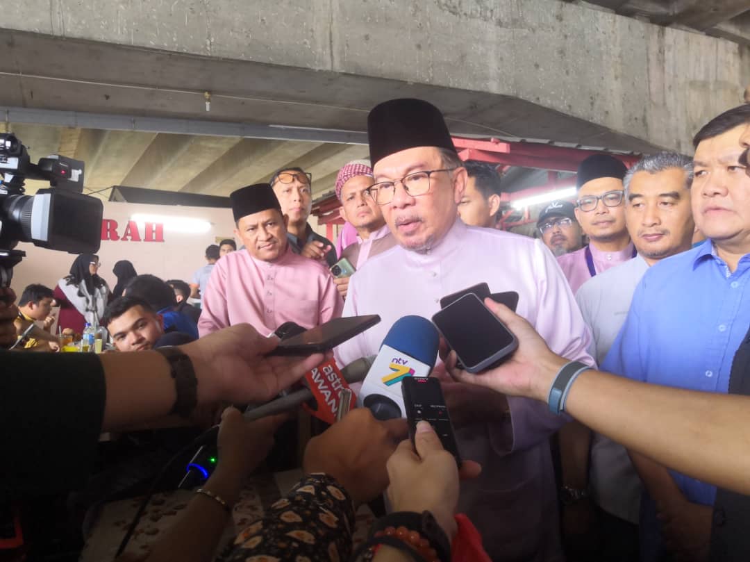 安华:获115份法定声明不重要,有的人签了两份或三份