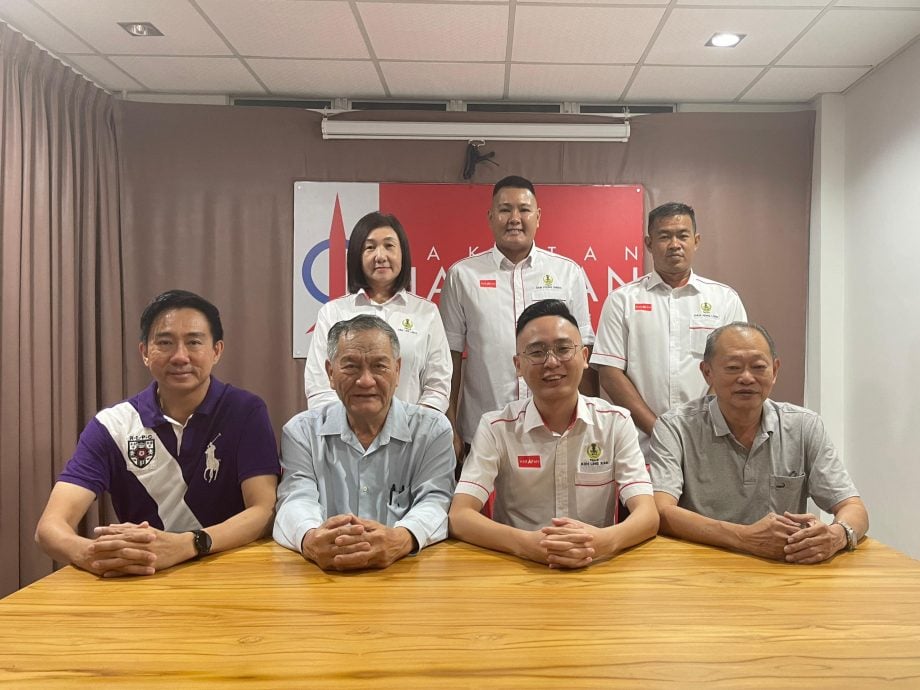 安顺火箭设SPM华文奖励金 吴家良冀鼓励学生报考母语