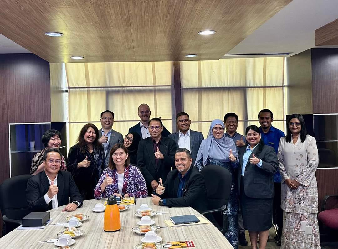 官方机构民间组织策略合作 黄诗情:加快落实智能城市