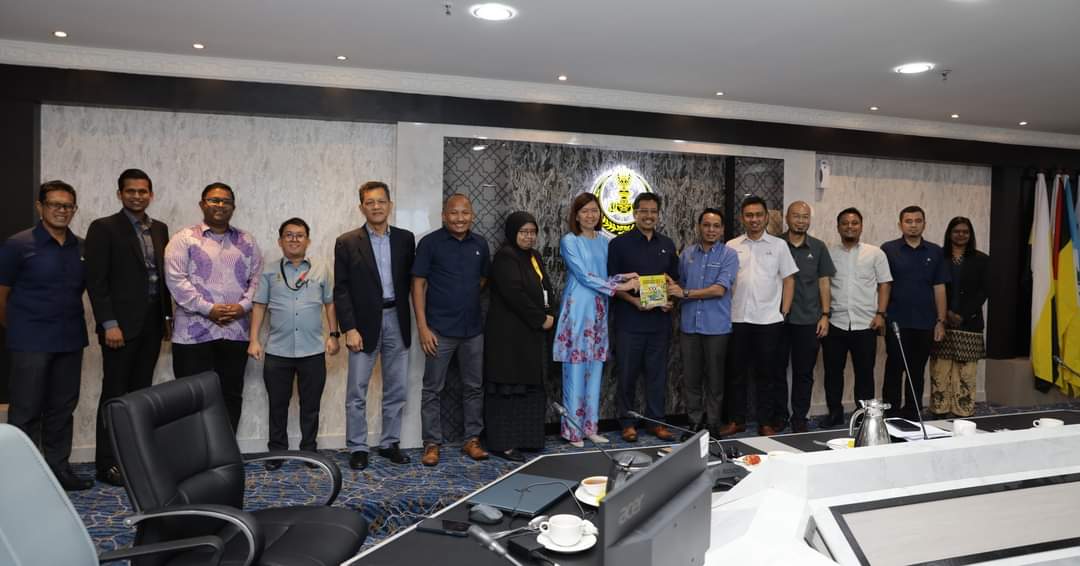 官方机构民间组织策略合作 黄诗情:加快落实智能城市