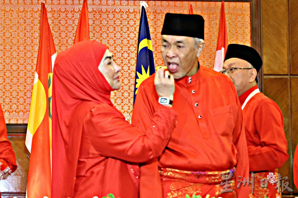 巫统大会|“处手机政治时代” 扎希:须培养网红为党发言