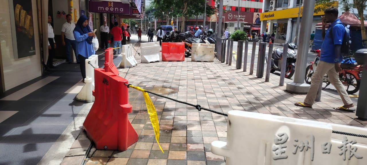 “噬人洞”附近再现几个不明坑洞?!