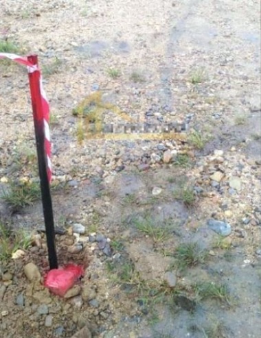 **已签全国综合(只供网)**邻居屋70%占到自家土地,还把界线标记给扔掉