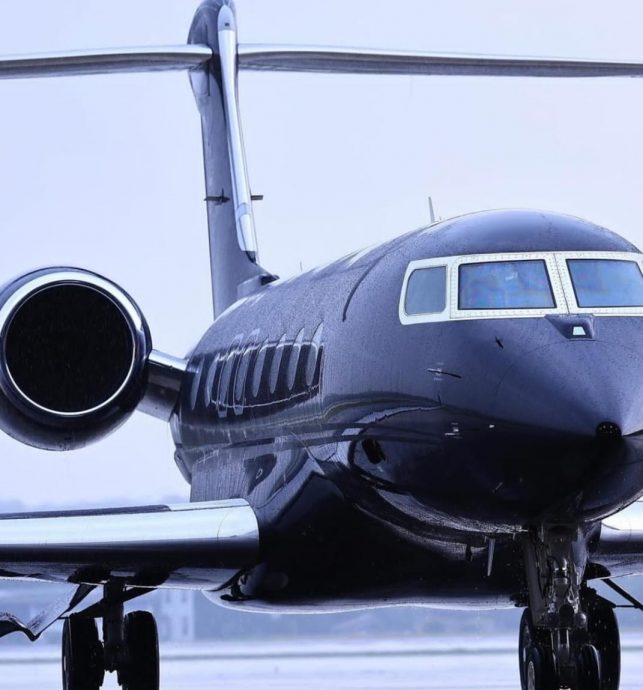 *已签发* 全国:柔佛摄政王“手擒”大马足总杯冠军宝座,搭专机返柔