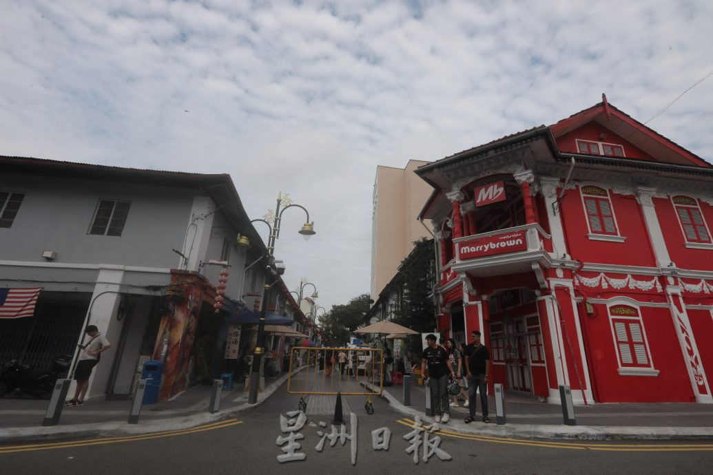 *已签发* 柔:“马谣交流站” 驻唱表演 新山老街添音乐氛围