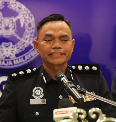 *已签发* 柔:新山南区警方捕4本地男子 破新山区3起学校破门行窃案