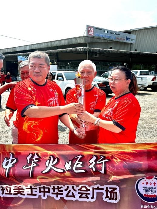 *已签发*柔:“中华行”文化火炬今在昔加末开跑