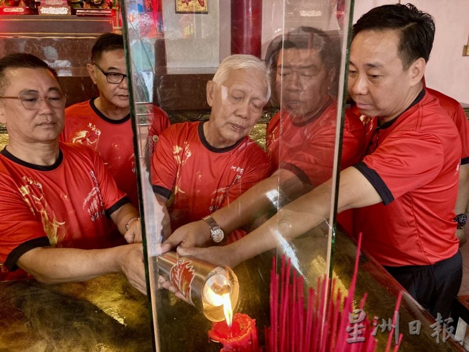 *已签发*柔:“中华行”文化火炬今在昔加末开跑