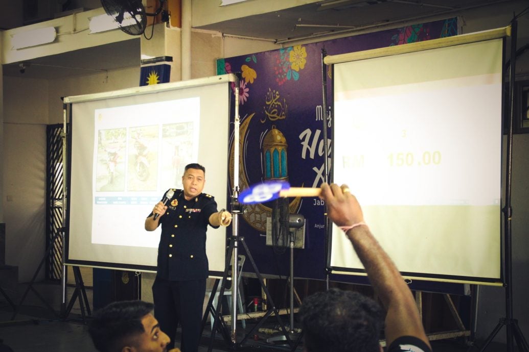 *已签发*柔:柔陆交局拍卖会,本田思域以1万4000令吉成交