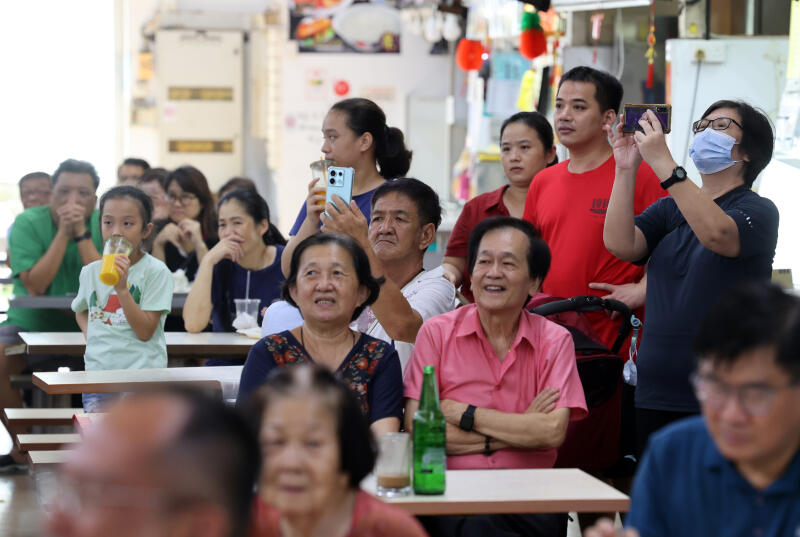 **已签发**柔:狮城二三事:10年前就开始,狮城咖啡店办午间歌台