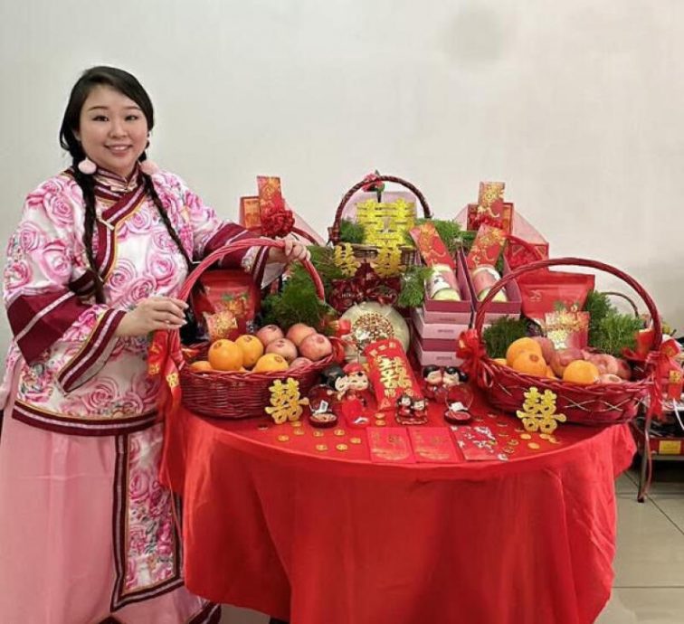 **已签发**柔:狮城二三事:或行内最年轻,狮城“大码女神”拜师当“大妗姐”