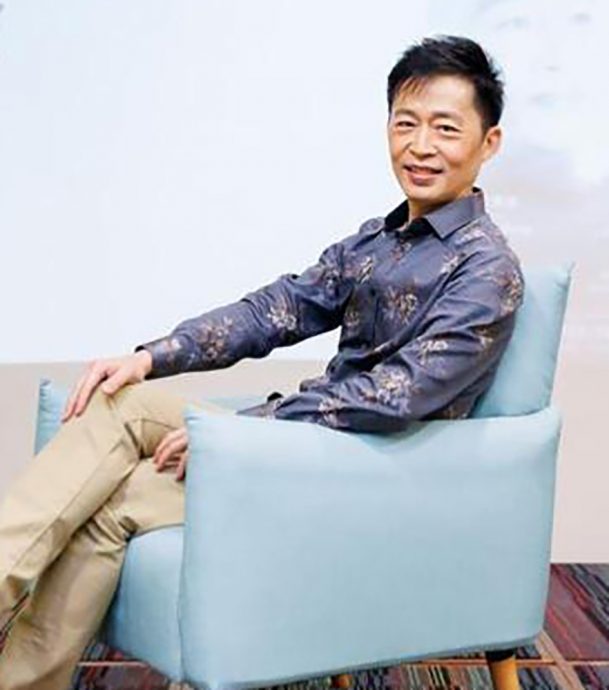 **已签发**柔:狮城二三事:新港音乐人惺惺相惜,林一峰推出梁文福作品辑