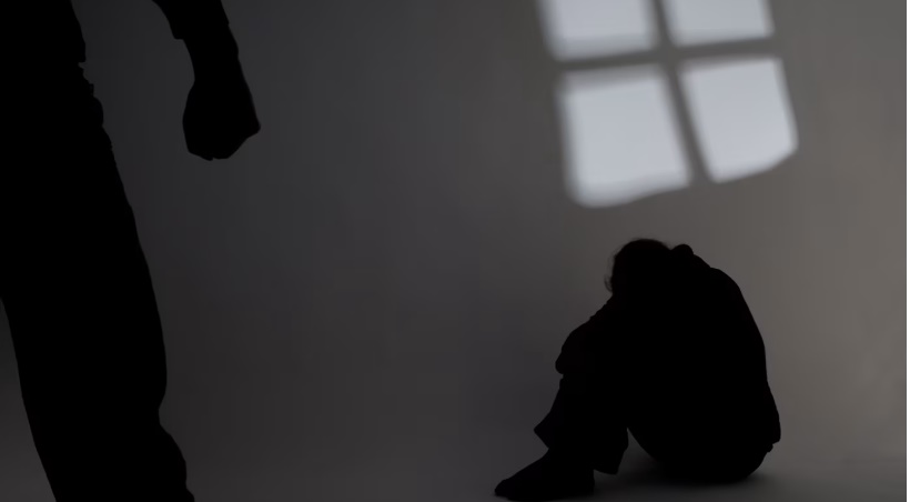 *已签发*柔:狮城二三事:潜入住家奸美容师 狮城男子监17年7个月