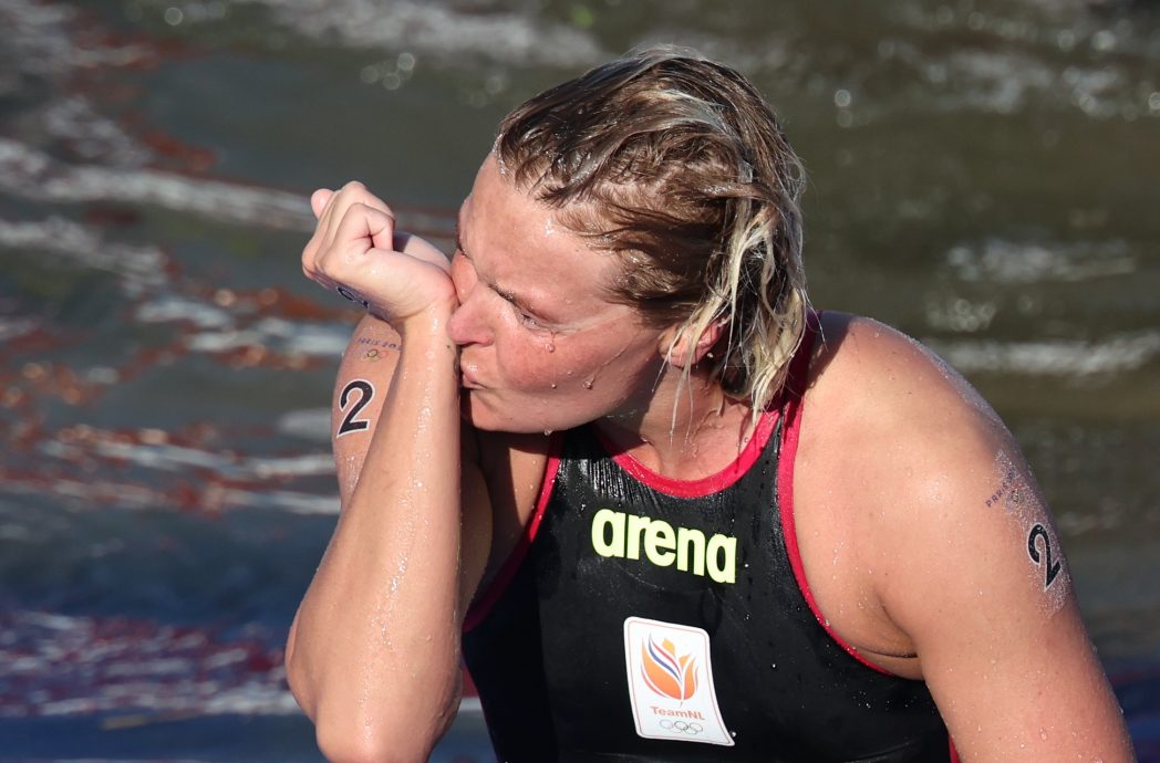 巴黎奥运会| 为离世爱犬而游 荷泳将用冠军献给它