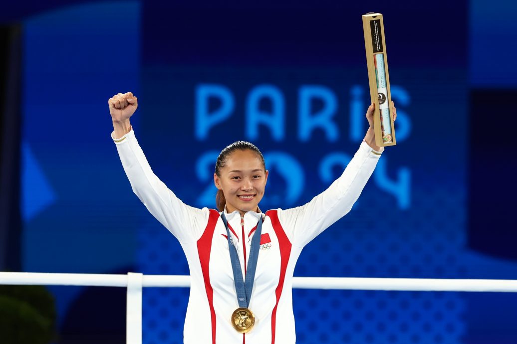 巴黎奥运会8日综述| 当日结束1金之差紧追美国 中国单日扫4金