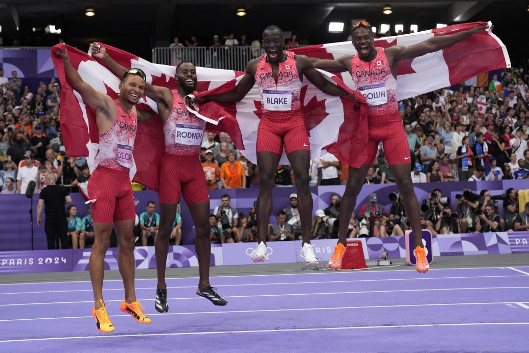 巴黎奥运会田径| 首二棒接力失误遭取消资格 美国男接力连5届无牌