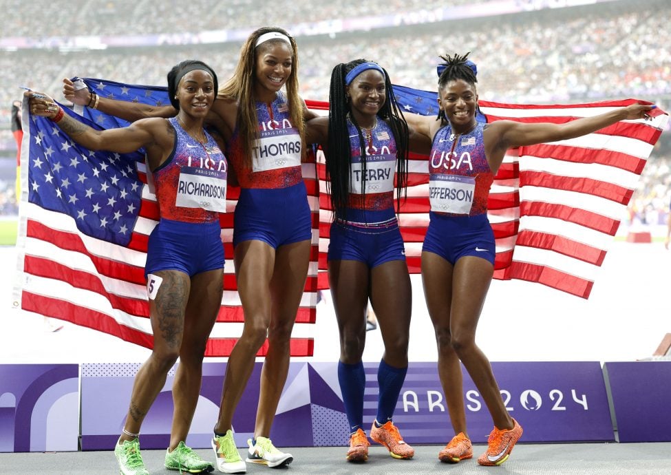 巴黎奥运会田径| 首二棒接力失误遭取消资格 美国男接力连5届无牌