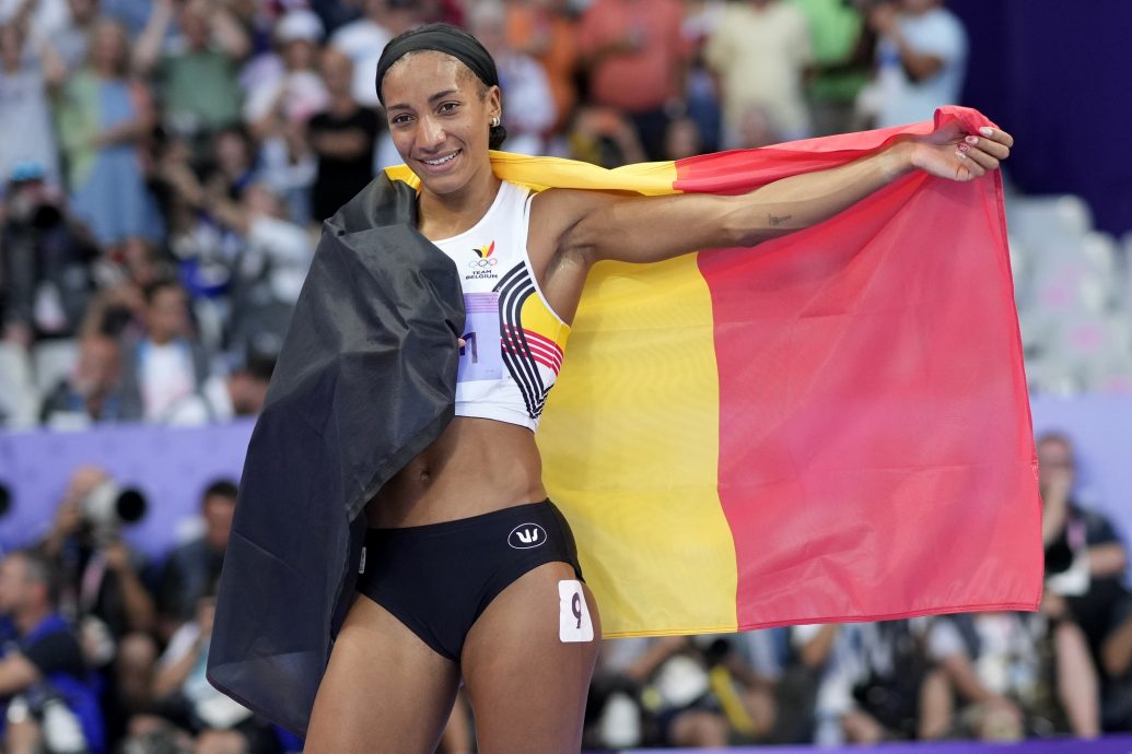 巴黎奥运会田径| 首二棒接力失误遭取消资格 美国男接力连5届无牌