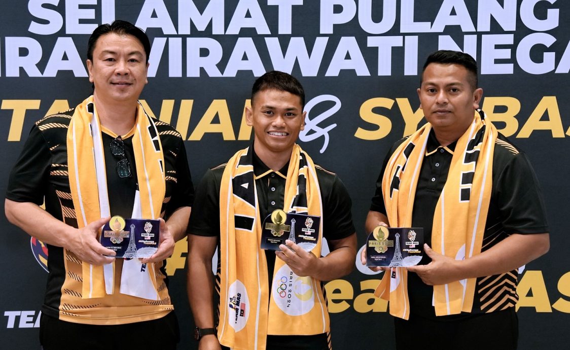 巴黎奥运会|阿尼克1公斤之差错失奥运奖牌 马举重领队批评声中辞职