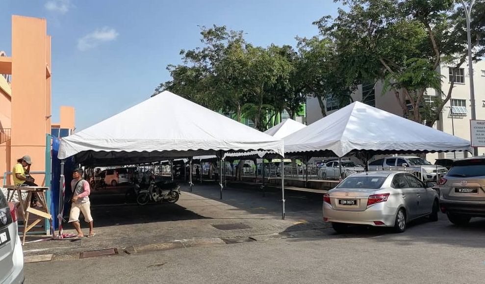 市政厅:关丹大巴刹设37个阳蓬,小贩料18日后迁户外营业。