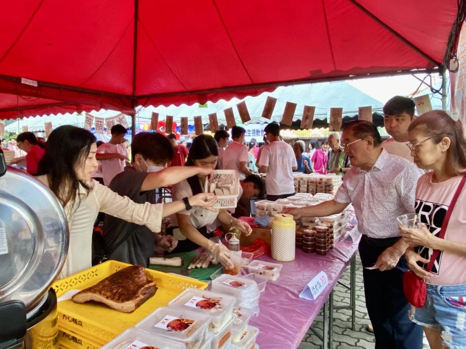 建议版头//大都会-巴生光华独中筹建综合大礼堂暨学生宿舍大楼基金义卖会 成功筹获百万