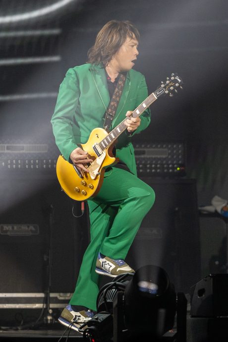 开唱前去吃肉骨茶 伍佰自嘲现在不酷