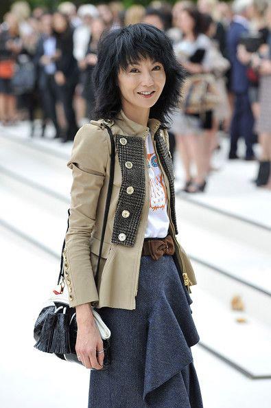 张曼玉伦敦买大衣 竟抱粉丝一起哭