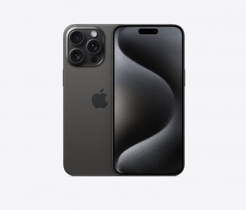 手机店遇奇葩顾客 “分期5年不可能,以为买车吗?”