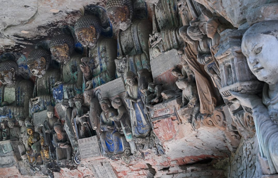 拼盘 《黑神话:悟空》重庆大足石刻取景地 看清千手观音有几只手