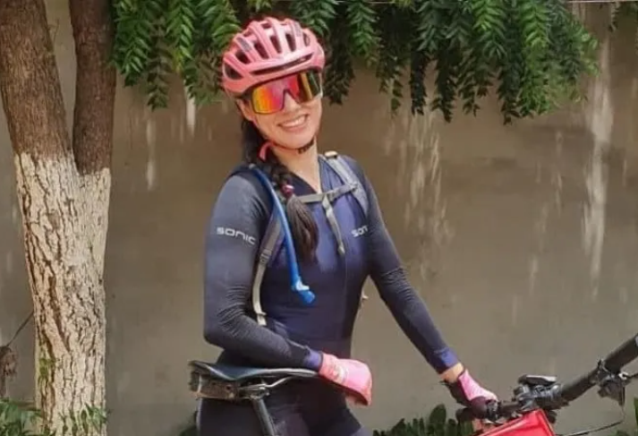 有片/冲线失控撞车 女选手遭大音箱砸死