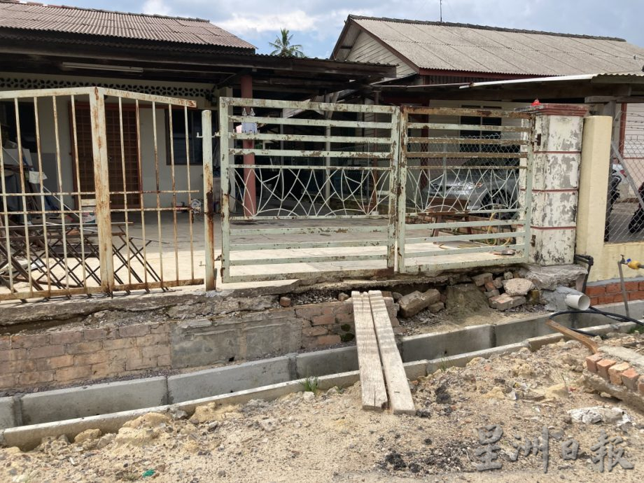 柔:沟渠提升工程耗时3个月未竣工,居民进出严重不便