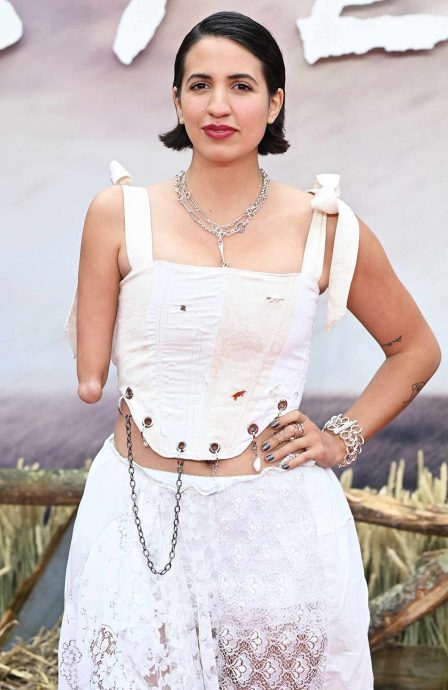 汤告鲁斯传谱差37岁父女恋 新女友天生缺右前臂