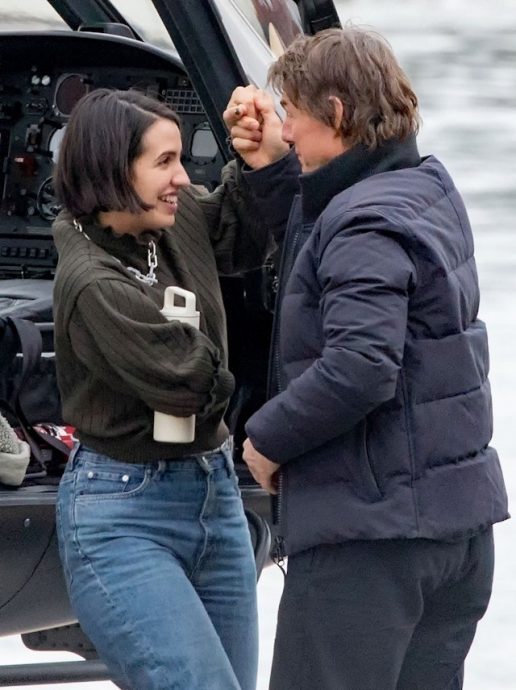 汤告鲁斯传谱差37岁父女恋 新女友天生缺右前臂