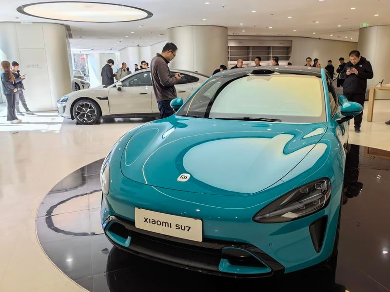  汽车业务蚀39亿 小米汽车卖一辆“亏4万元”　雷军：还在投入期 