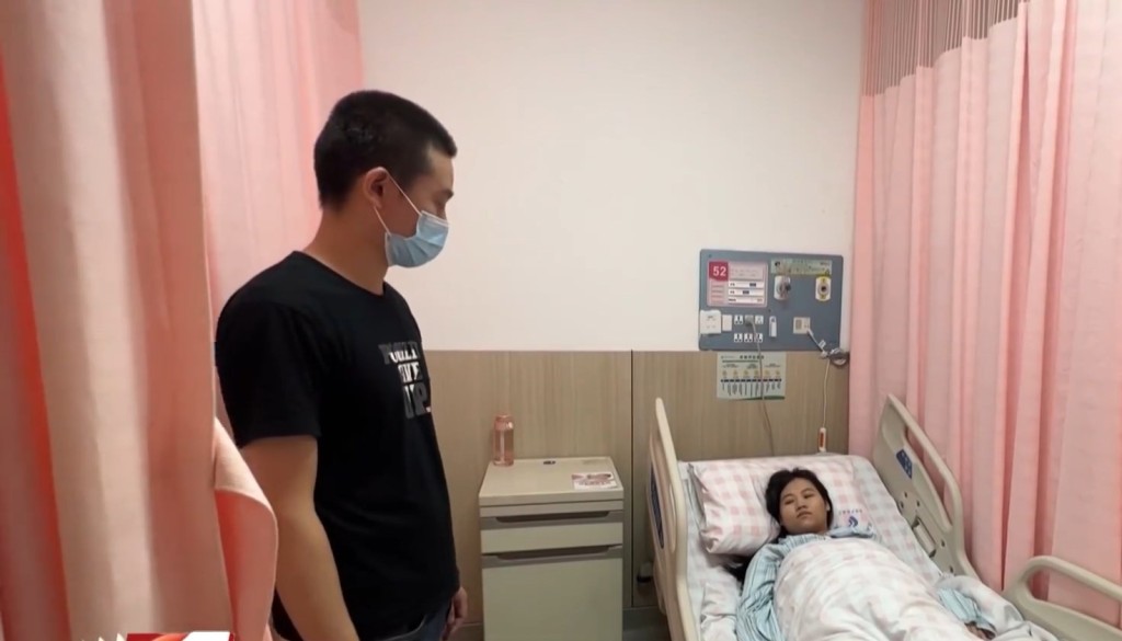 深圳二孩夫妻再生四胞胎 老公叹: 一下变八口家 压力巨大