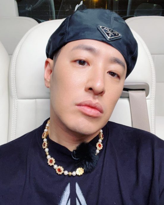 潘玮柏亲贴暴肥照打假 无奈喊话:别再发我!