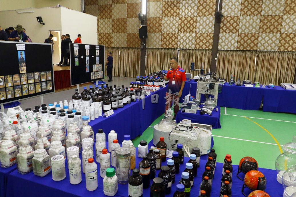 版二头 *已签发* 柔:借围篱社区房屋炼毒 外国男子与本地女伴落网