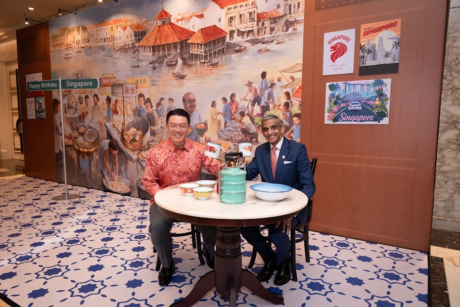 狮城最高专员署国庆招待会/重新发现新加坡 梅侬:是时候重振两国关系