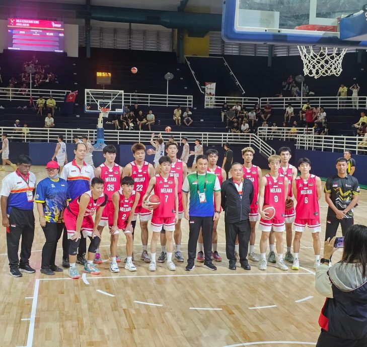 砂拉越马运会篮球赛| 5分险胜联邦直辖区 甲男收获铜牌